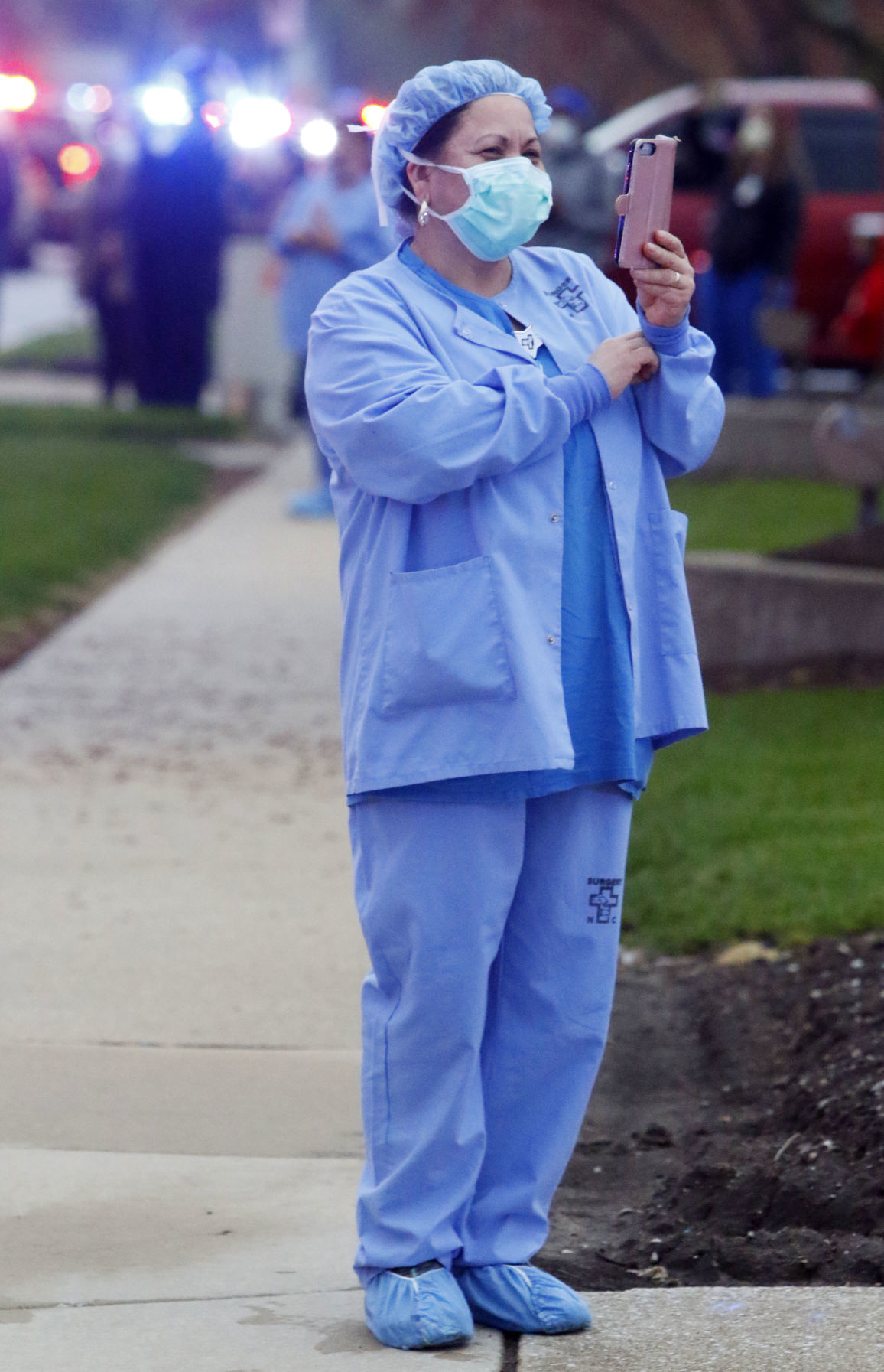 Gallery: First responders recognize Hammond health care workers